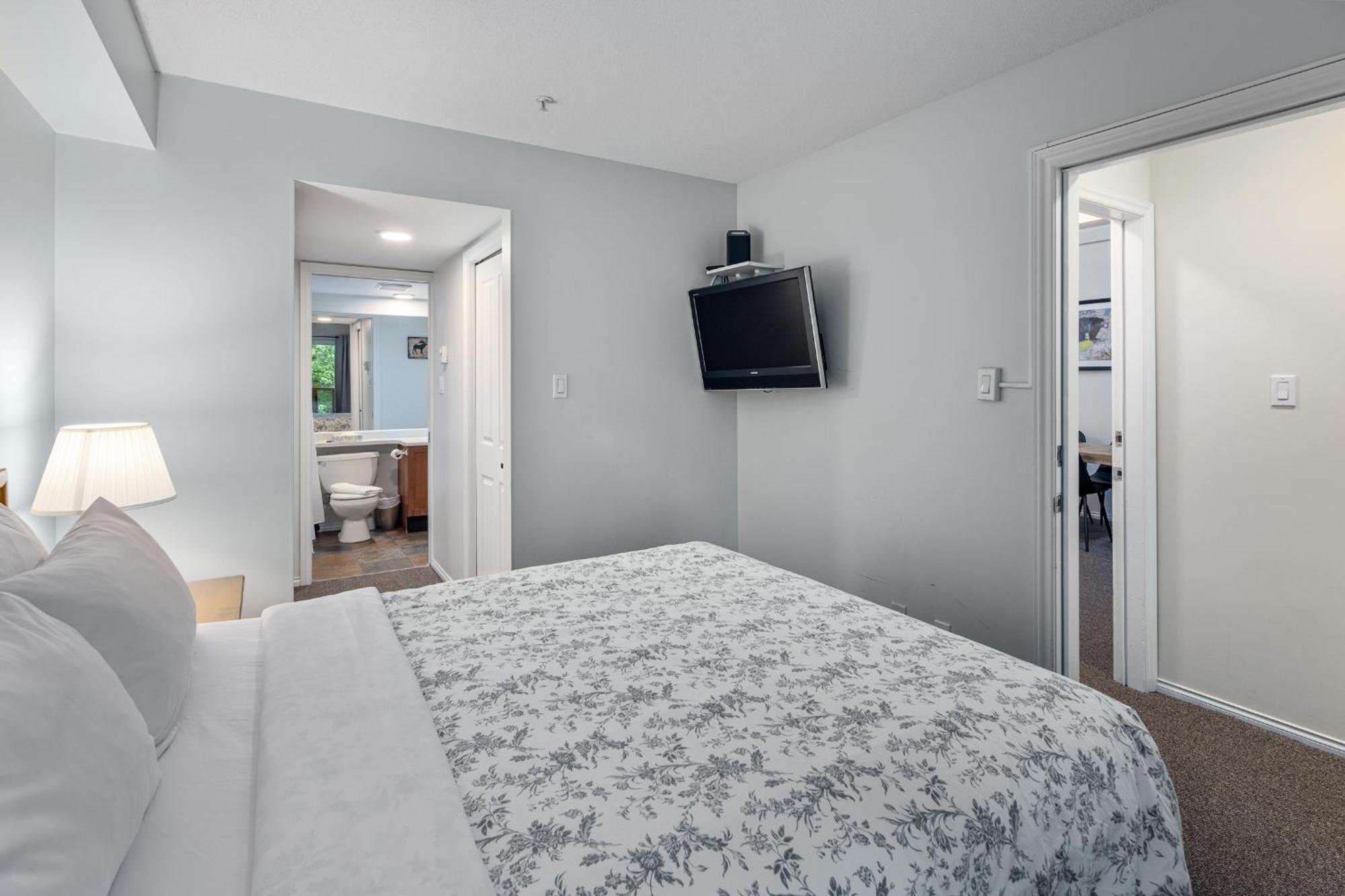 Glaciers Reach By Allseason Vacation Apartment *